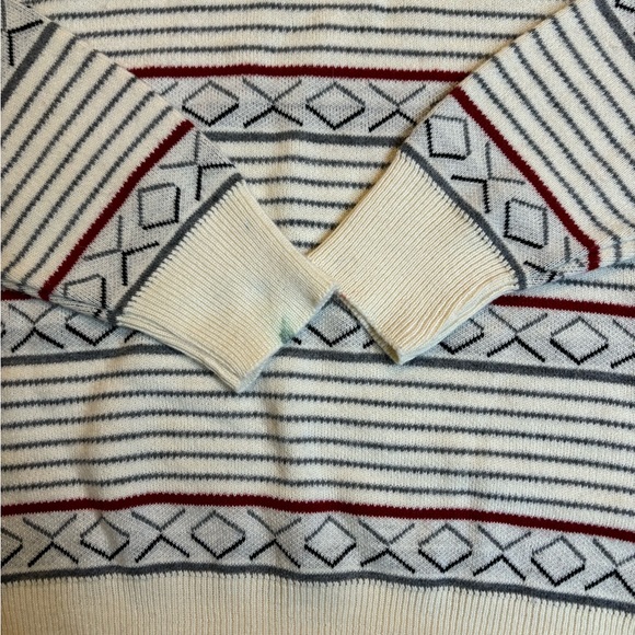 Vintage Robert Bruce XL V-Neck Sweater.  100% Acrylic, Cream/Gray/Red Striped.** - Picture 7 of 7